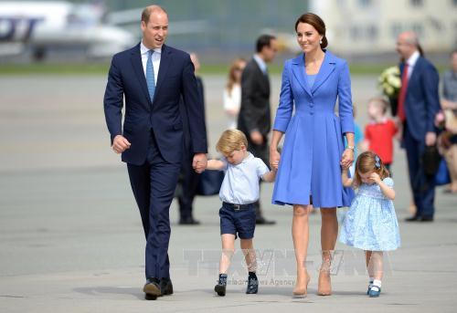 Thái tử Charles từ bỏ kế vị Nữ hoàng Anh, chấp nhận công nương Kate lên ngôi Hoàng hậu