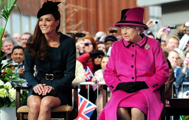 Thái tử Charles từ bỏ kế vị Nữ hoàng Anh, chấp nhận công nương Kate lên ngôi Hoàng hậu