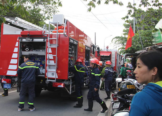 Cháy lớn ở Chợ nổi Cái Răng