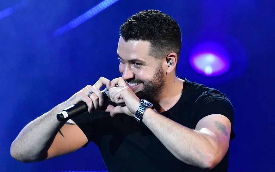 Shayne Ward 'đốn phim' khán giả Hà Nội 