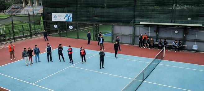 2 ô tô cháy trơ khung trong trong đám cháy gần trụ sở VFF