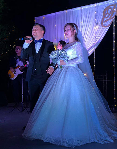 Tiến Đạt chia sẻ hạnh phúc sau ngày nắm tay vợ vào hôn trường