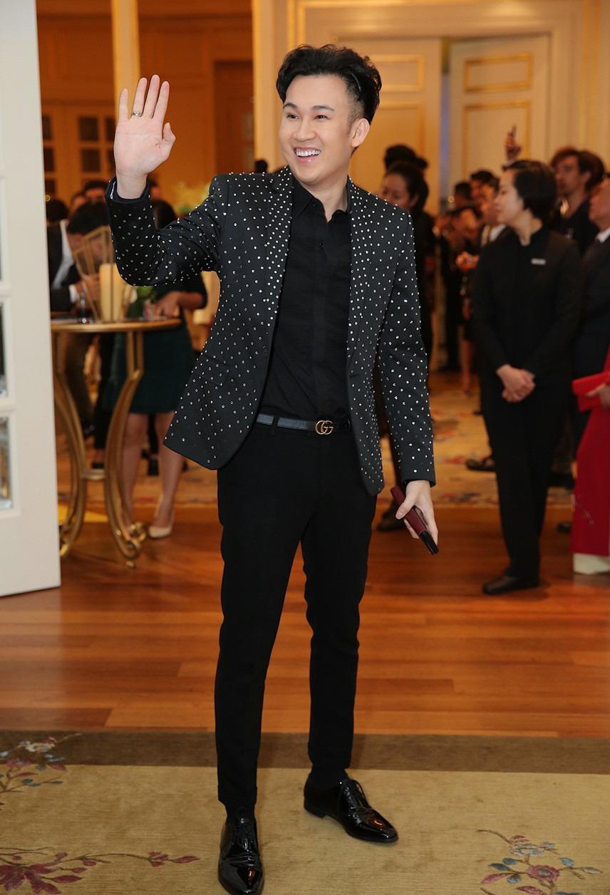 Lê Hiếu hạnh phúc tại tiệc cưới, nhiều sao nổi tiếng tới chung vui