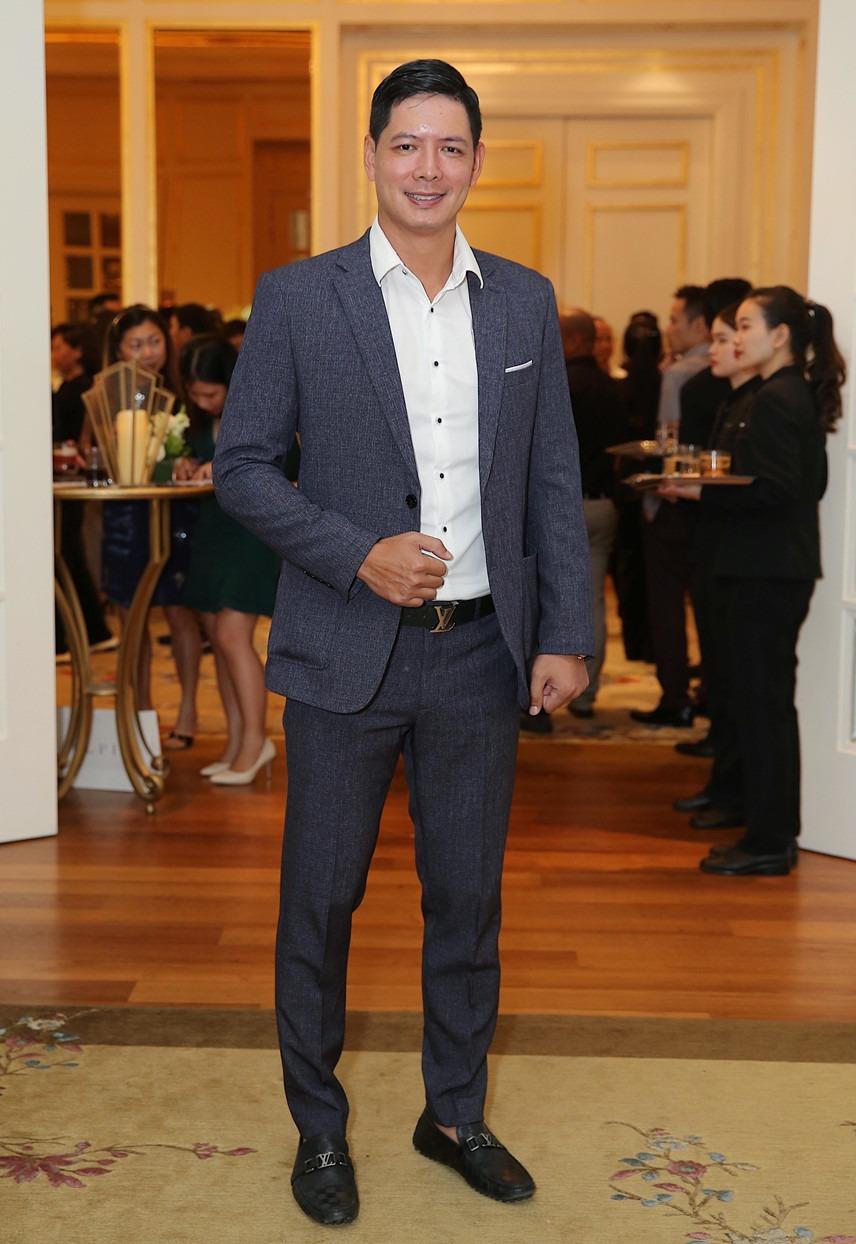 Lê Hiếu hạnh phúc tại tiệc cưới, nhiều sao nổi tiếng tới chung vui