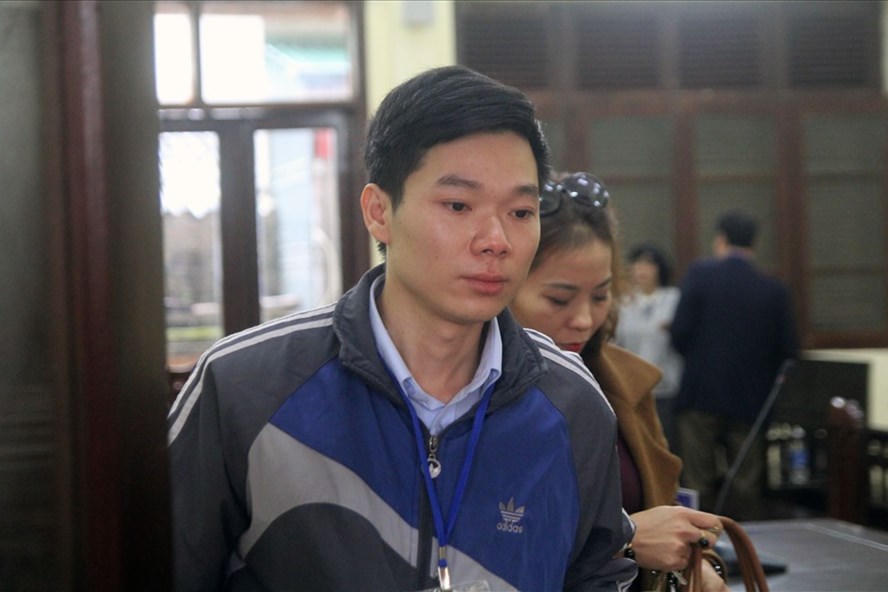 Người nhà nạn nhân đồng loạt kêu gọi Tòa án 'minh oan' cho bác sĩ Hoàng Công Lương