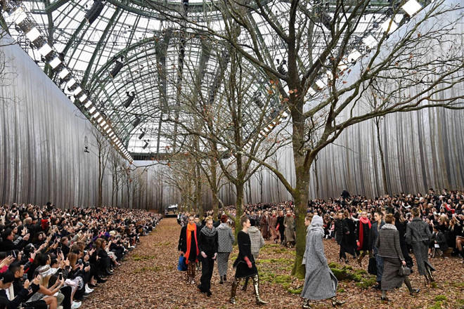 'Sao' thế giới tiếc thương NTK huyền thoại Chanel Karl Lagerfeld