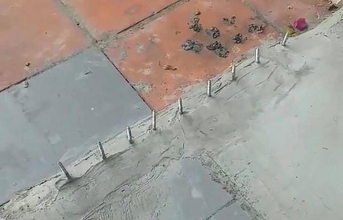 Xôn xao hàng đinh sắt trên vỉa hè TP HCM, người liên quan nói gì?