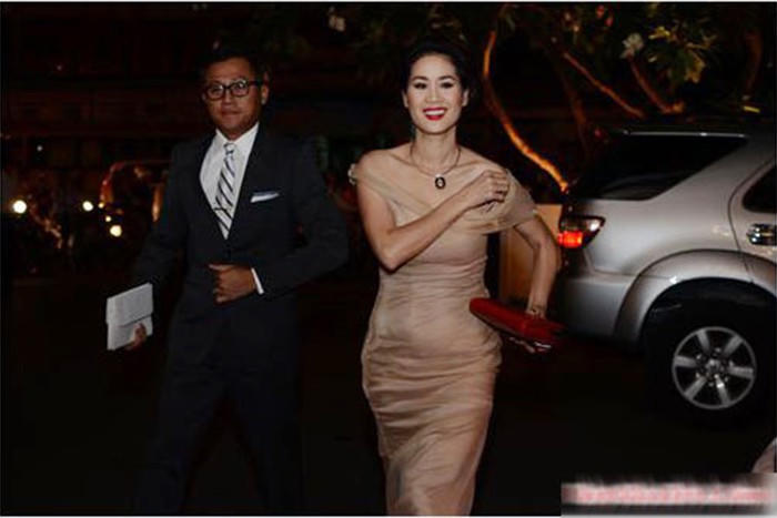 Thân Thúy Hà lần đầu tiết lộ khuôn mặt con gái mới sinh