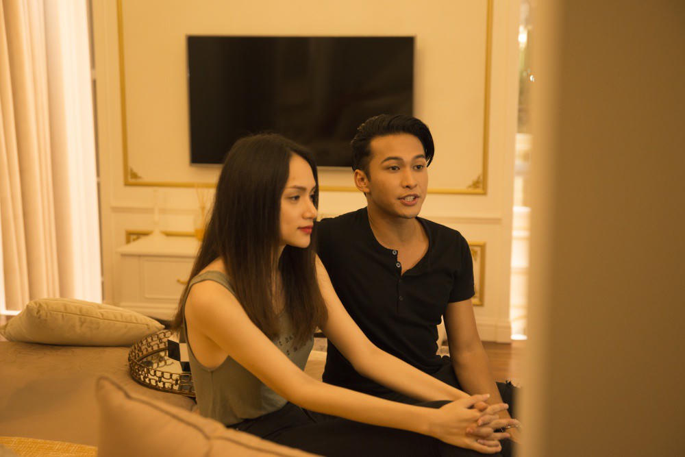 Trai đẹp bí ẩn xuất hiện trong MV mới của Hương Giang