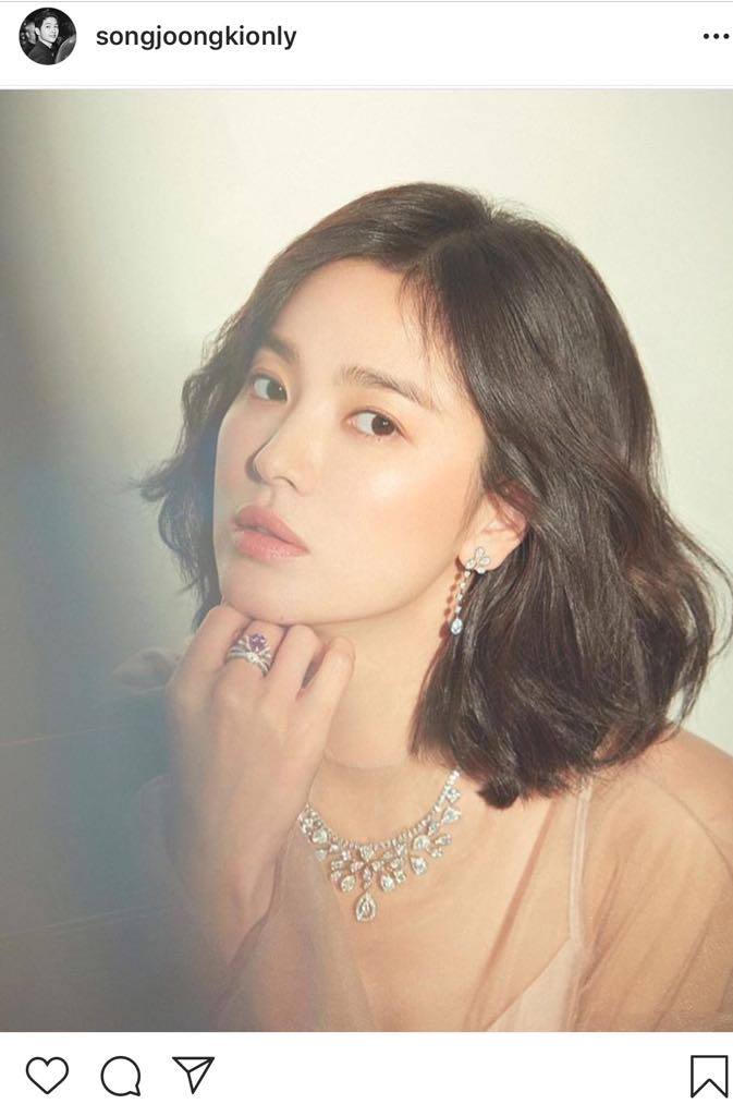 Song Joong Ki bất ngờ đăng ảnh tình tứ cùng Song Hye Kyo