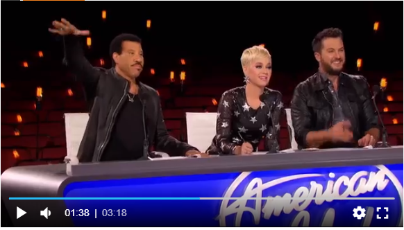Giám khảo hành động 'lạ' trước giọng hát của cô gái Việt tại vòng 2 American Idol