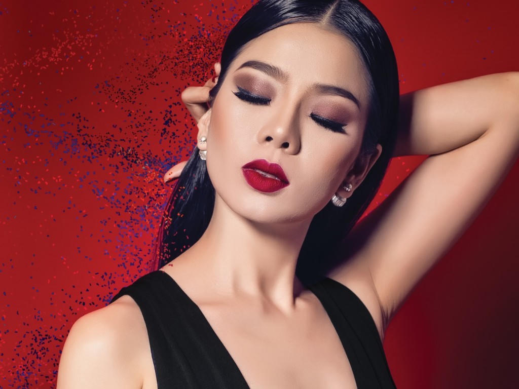 Lệ Quyên phân trần khi bị tố coi thường Đông Nhi nhận giải thưởng?