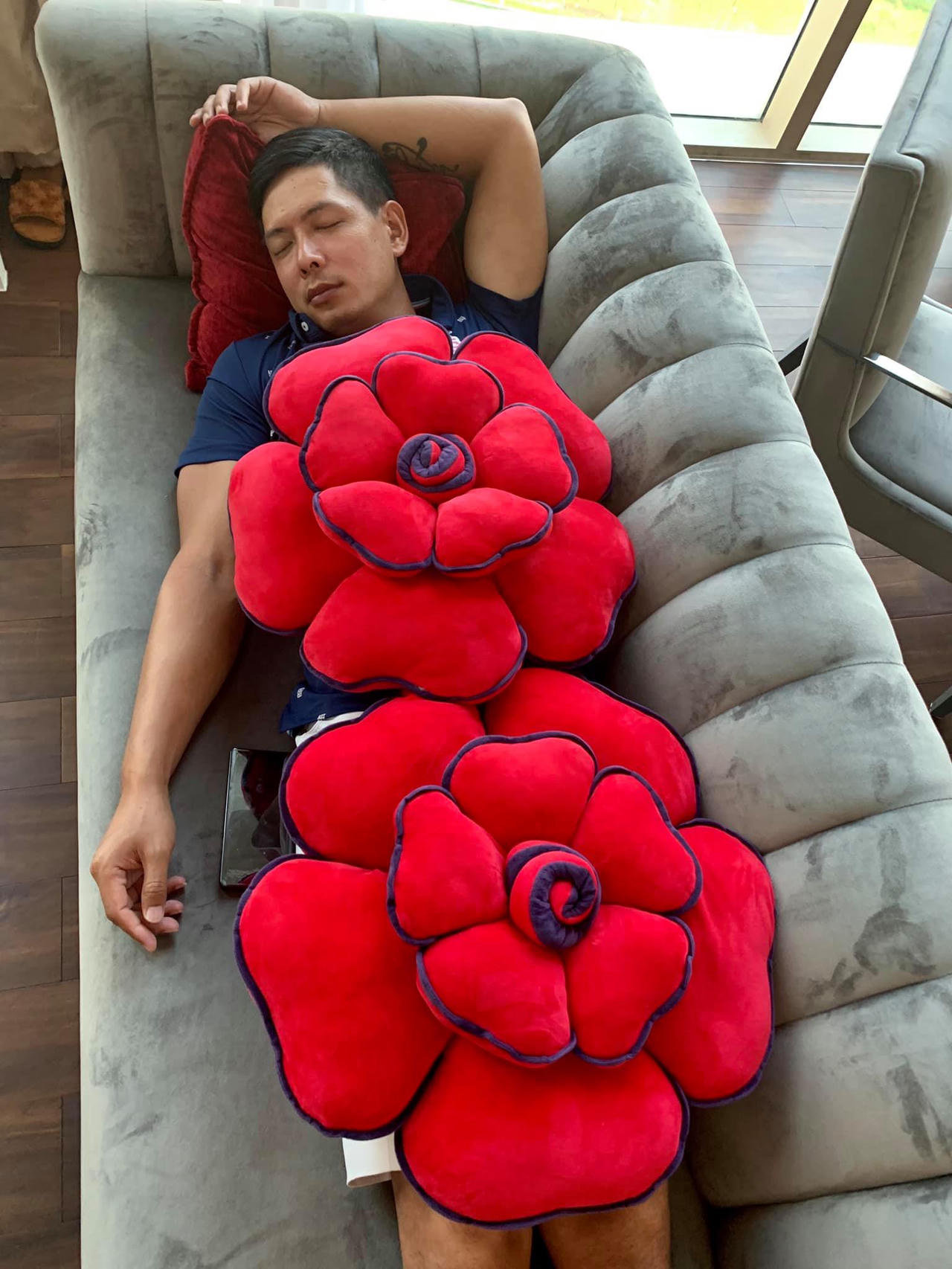 Bà xã diễn viên Bình Minh tiết lộ sở thích đặc biệt khi ngủ của chồng