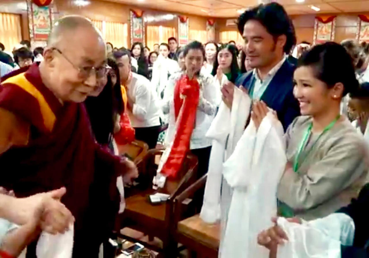 Hồng Nhung tuyên bố tạm ngừng sử dụng mạng xã hội vì con