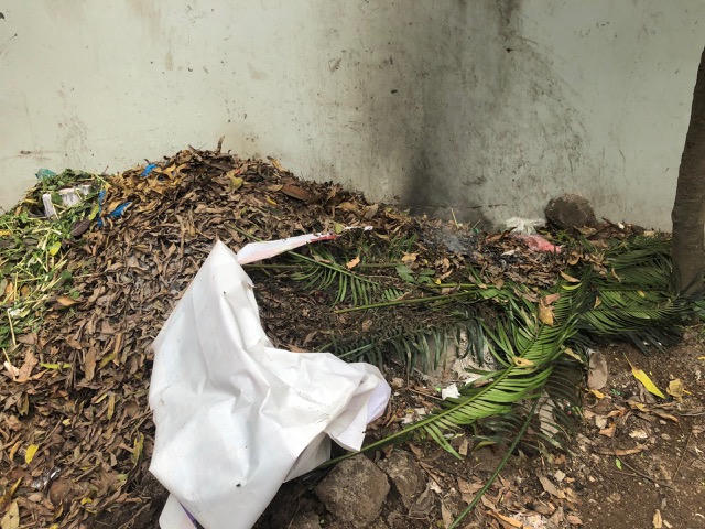 Kinh hoàng trước cảnh rác của khu đô thị Mỹ Đình 1 bủa vây trường học, chính quyền ở đâu?