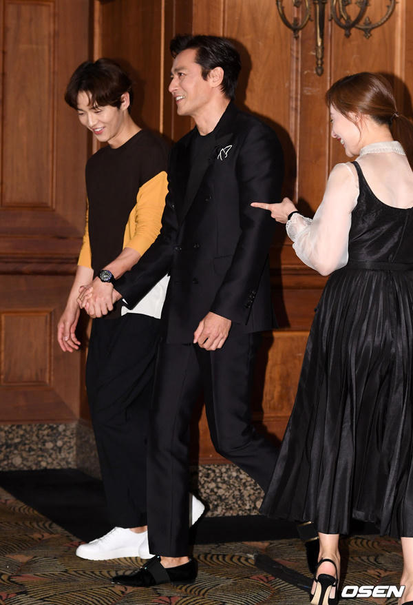 Song Joong Ki chính thức lên tiếng về tin đồn hôn nhân trục trặc