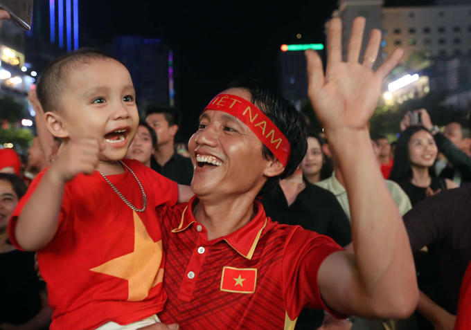 Đêm rực rỡ bởi chiến thắng của ĐT Việt Nam
