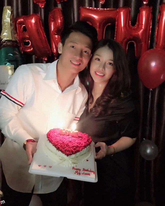 Trung vệ Bùi Tiến Dũng chuẩn bị kết hôn sau gần 1 năm công khai hẹn hò