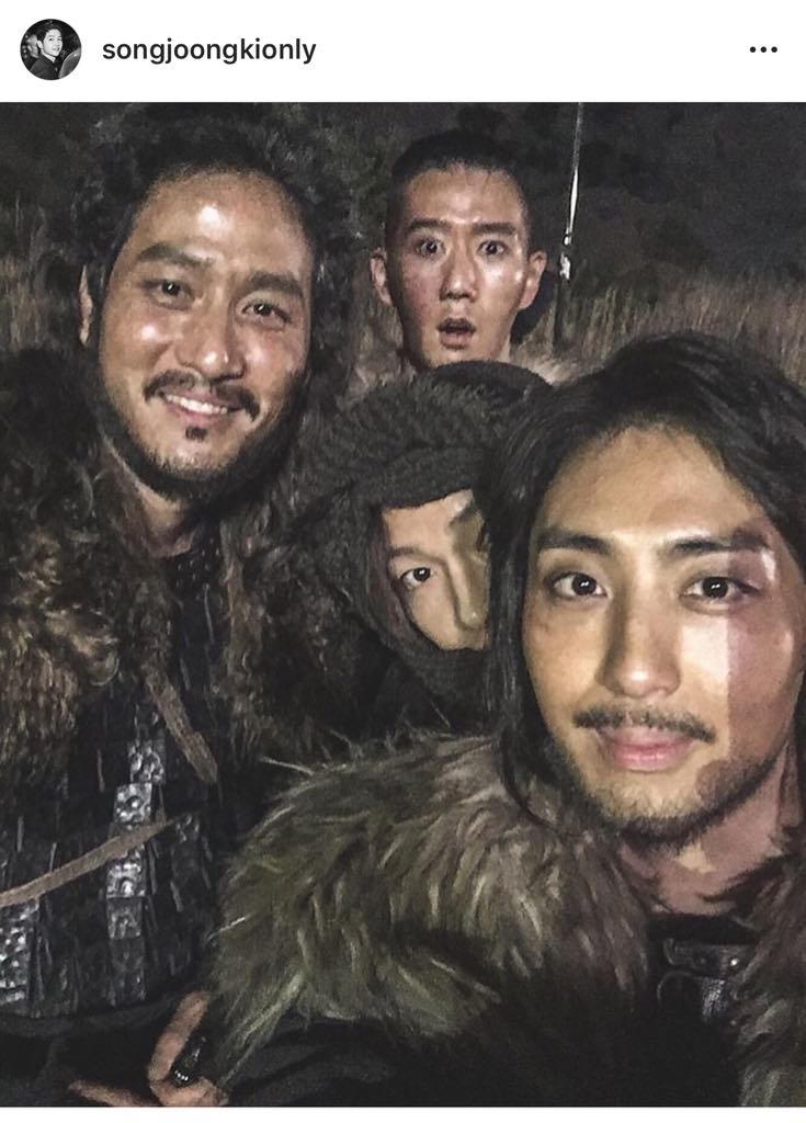 Song Joong Ki âm thầm đóng phim mới sau tuyên bố ly hôn