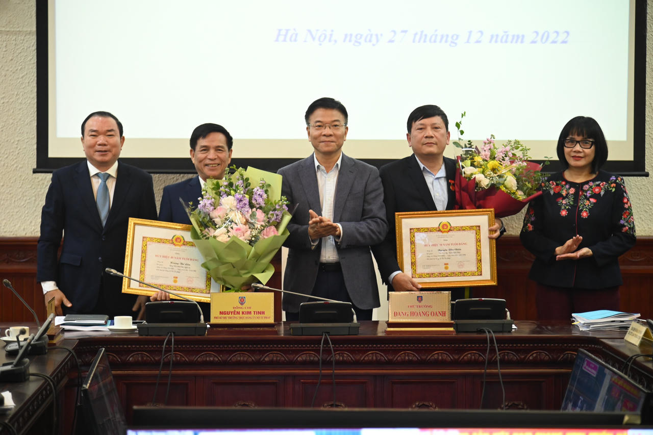 Phối hợp chặt chẽ trong triển khai các mặt công tác Đảng 