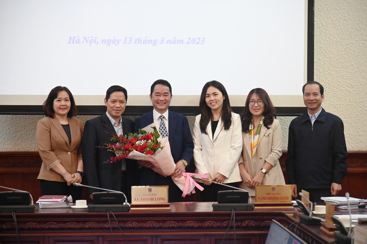 Trao Quyết định bổ nhiệm Lãnh đạo Báo Pháp luật Việt Nam 