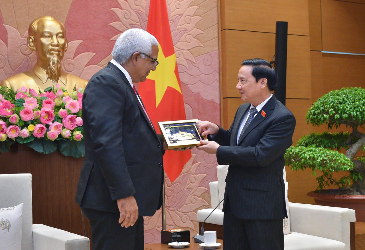 Phó Chủ tịch Quốc hội Nguyễn Khắc Định tiếp Bộ trưởng Bộ Tư pháp Cuba