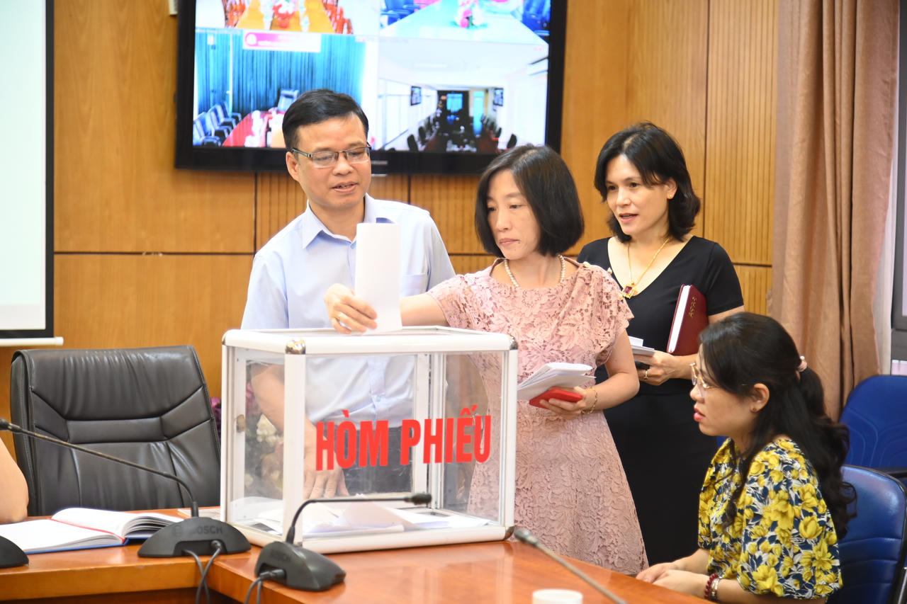 Hội nghị giới thiệu nhân sự (lần đầu) tham gia BCH Công đoàn Bộ Tư pháp khóa III, nhiệm kỳ 2023-2028 