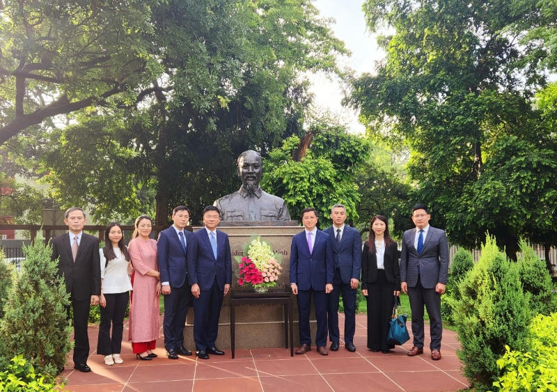 Bộ trưởng Lê Thành Long kết thúc tốt đẹp chuyến thăm và làm việc tại Ấn Độ 