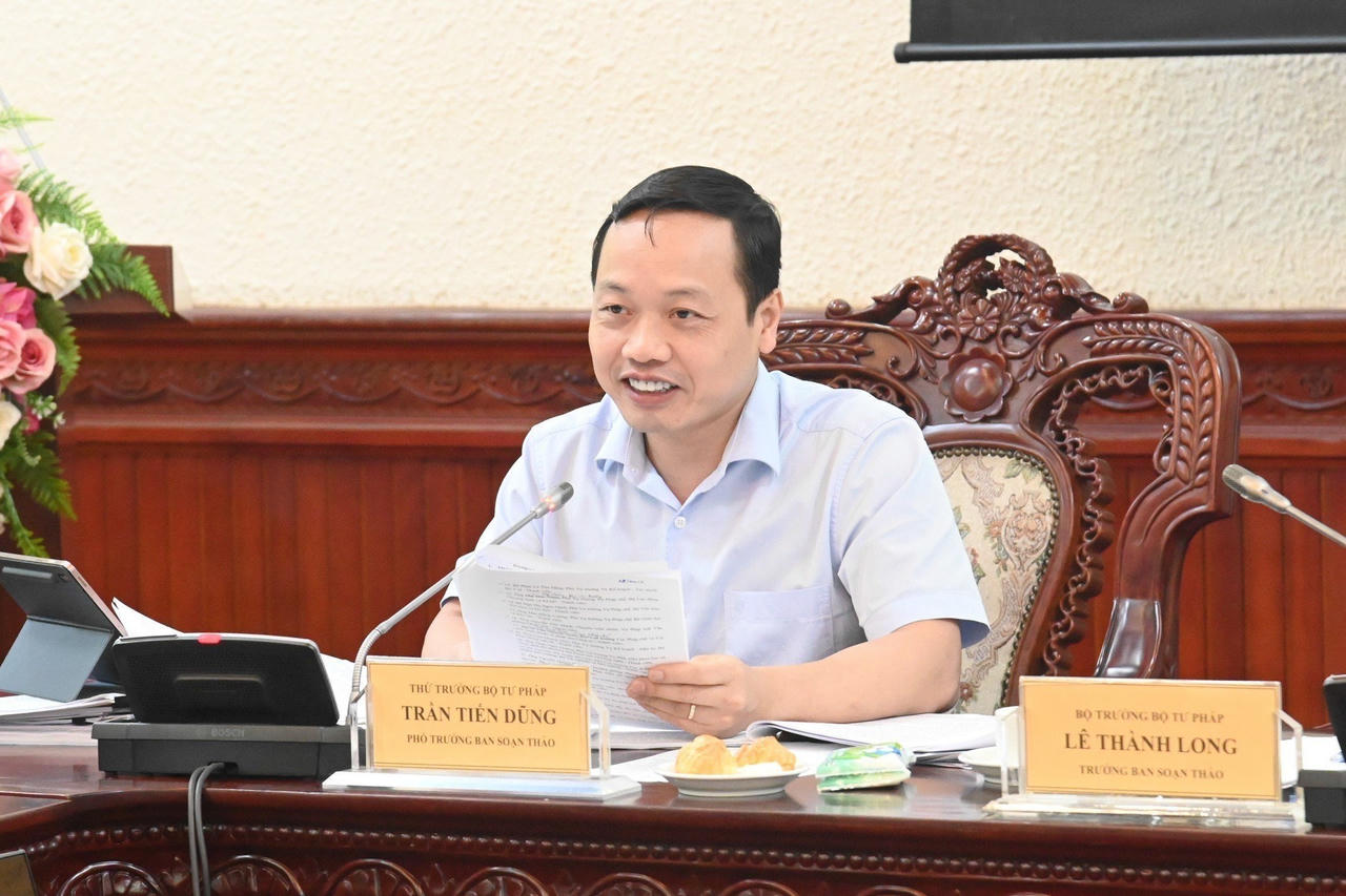 Bộ Trưởng Lê Thành Long chủ trì phiên họp lần 2 của Ban soạn thảo dự án Luật Thủ đô (sửa đổi)