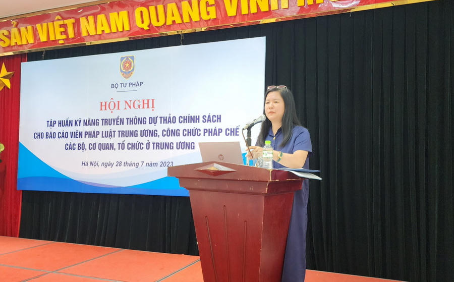 Nâng cao kỹ năng truyền thông dự thảo chính sách cho báo cáo viên pháp luật 