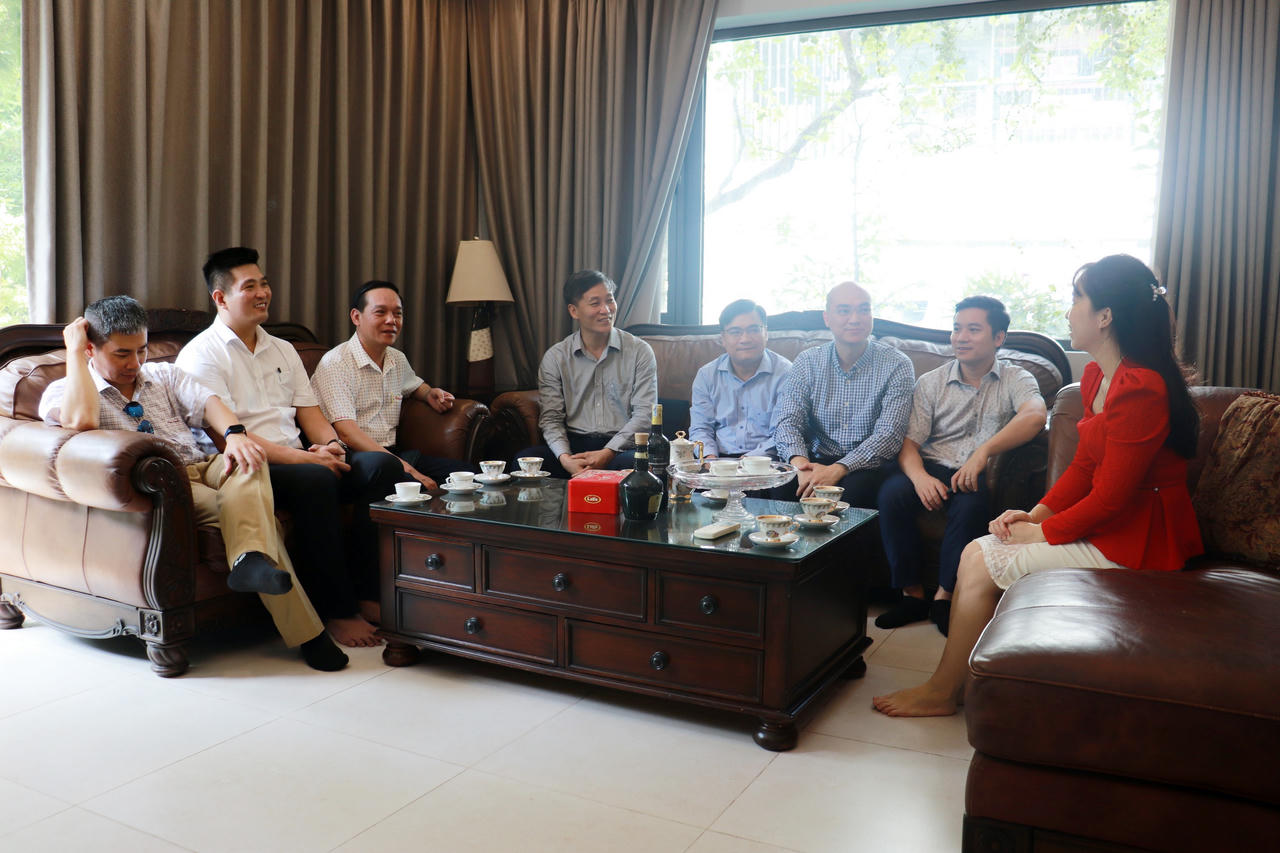 Lãnh đạo Bộ Tư pháp thăm hỏi và tri ân các thế hệ lãnh đạo đi trước