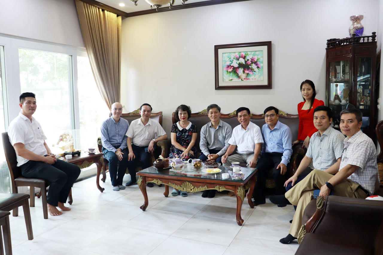 Lãnh đạo Bộ Tư pháp thăm hỏi và tri ân các thế hệ lãnh đạo đi trước