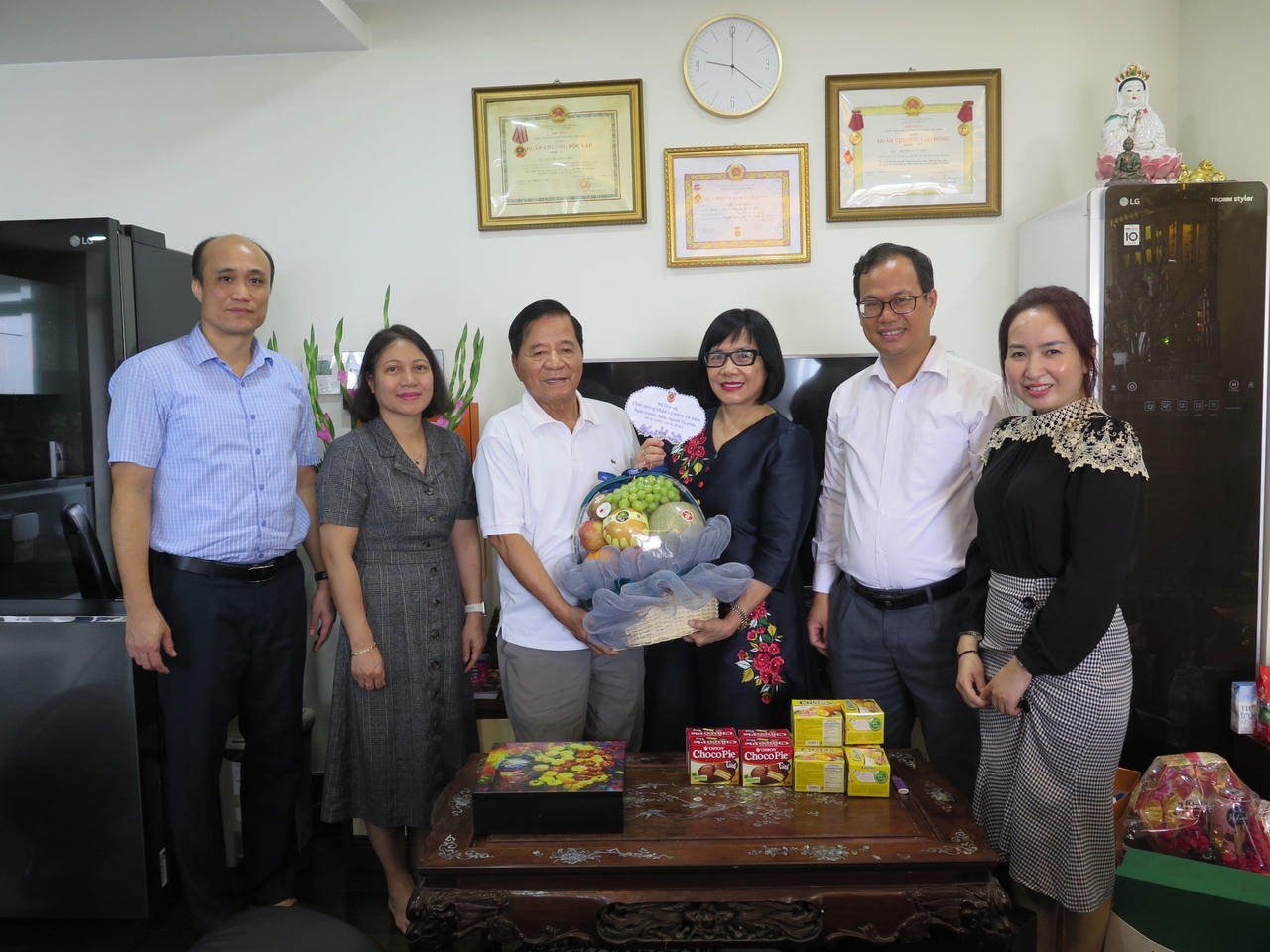 Lãnh đạo Bộ Tư pháp thăm hỏi và tri ân các thế hệ lãnh đạo đi trước