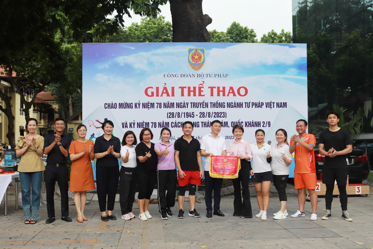 Bộ Tư pháp thi đấu thể thao chào mừng 78 năm Ngày truyền thống