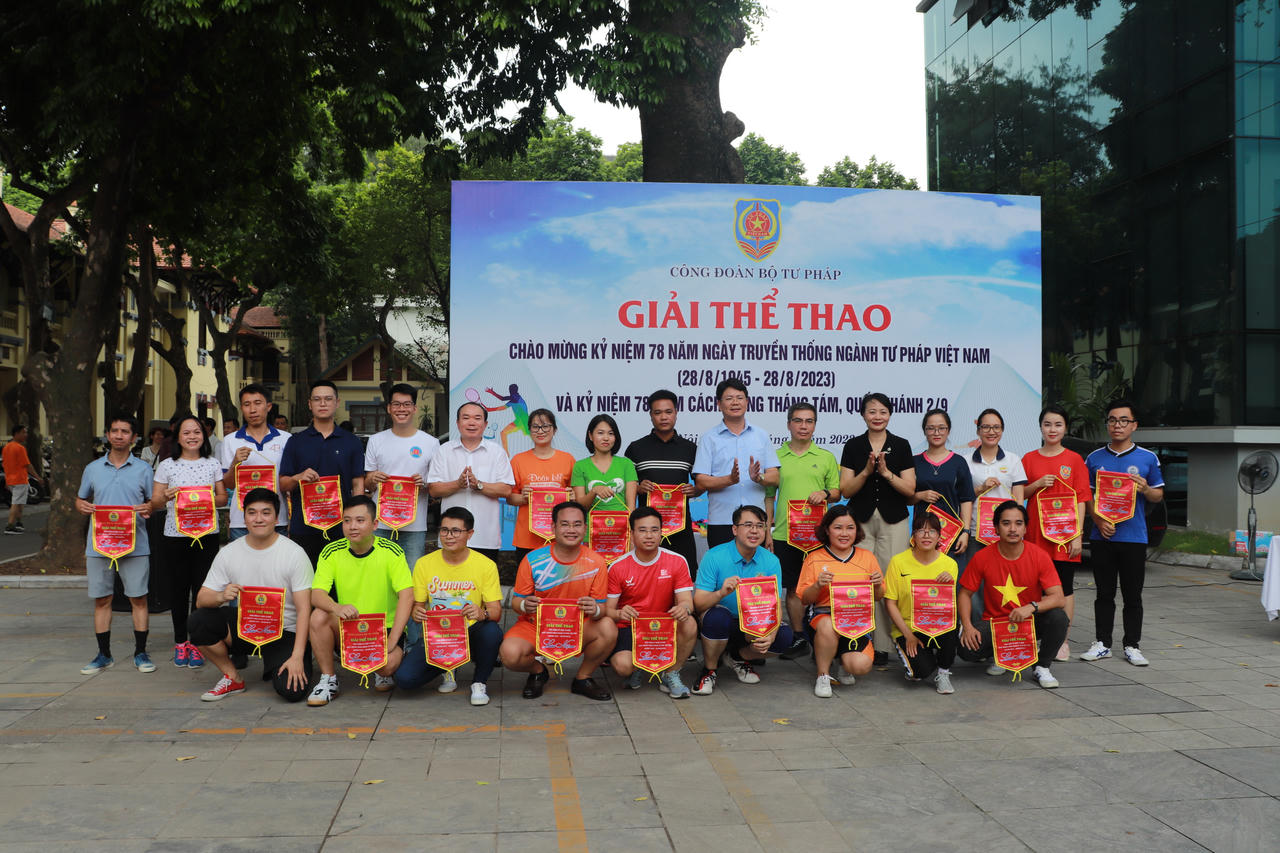 Bộ Tư pháp thi đấu thể thao chào mừng 78 năm Ngày truyền thống