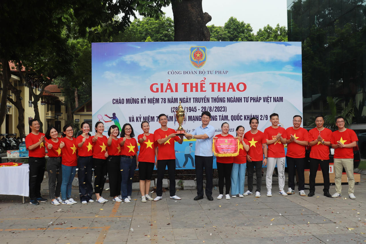 Bộ Tư pháp thi đấu thể thao chào mừng 78 năm Ngày truyền thống