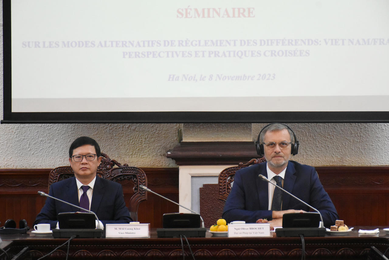 Tiếp tục hoàn thiện thể chế, pháp luật về trọng tài, hòa giải thương mại