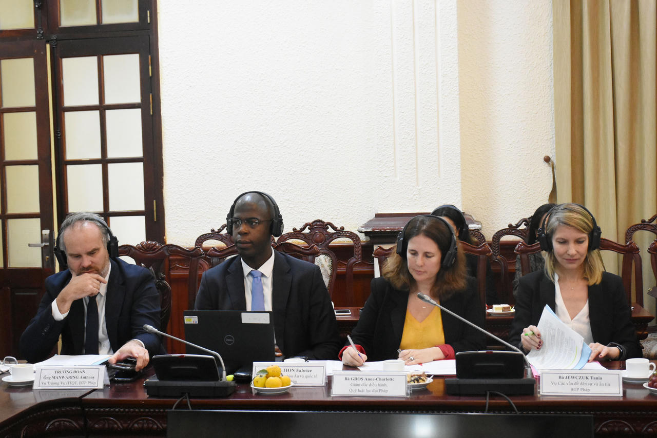 Tiếp tục hoàn thiện thể chế, pháp luật về trọng tài, hòa giải thương mại