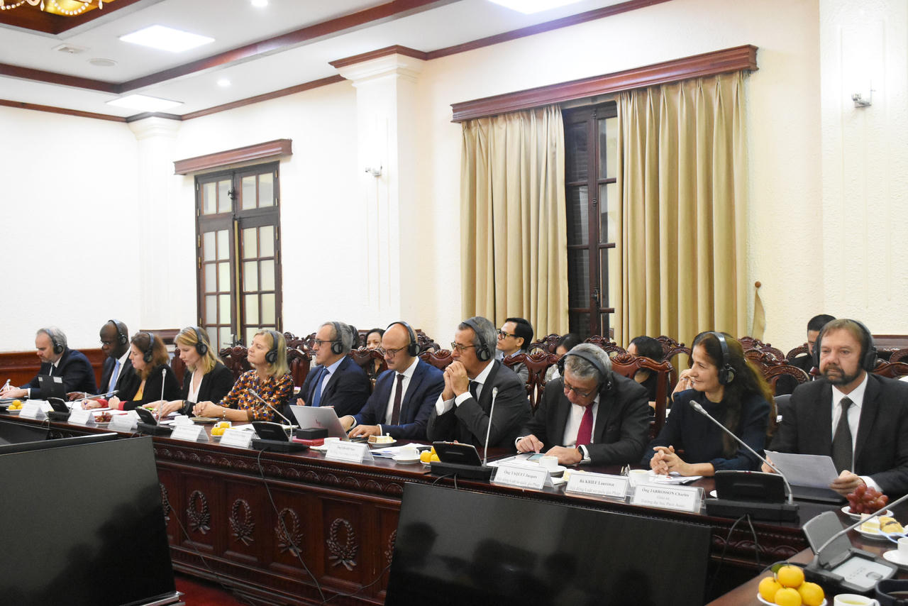 Tiếp tục hoàn thiện thể chế, pháp luật về trọng tài, hòa giải thương mại