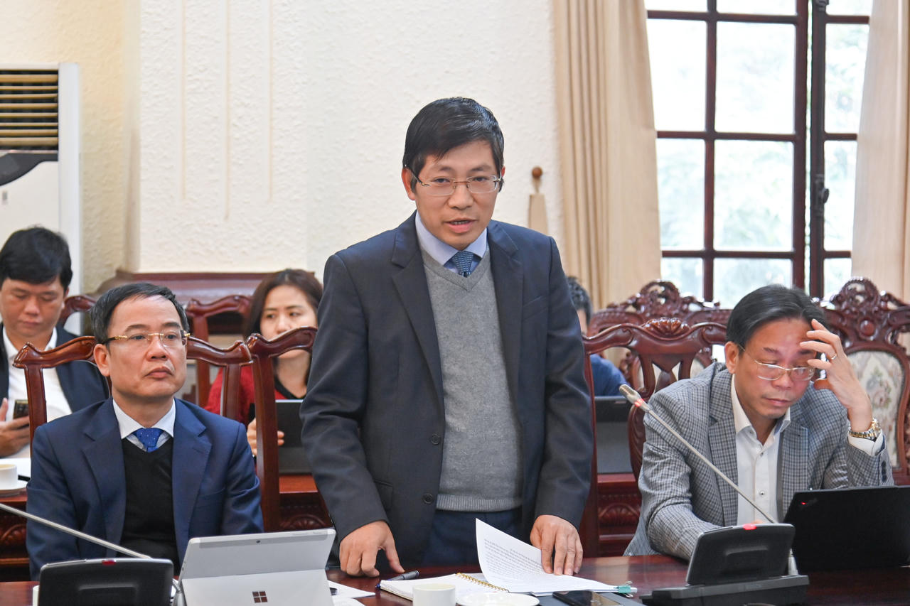 Cân nhắc về việc phát triển mô hình tập đoàn báo chí