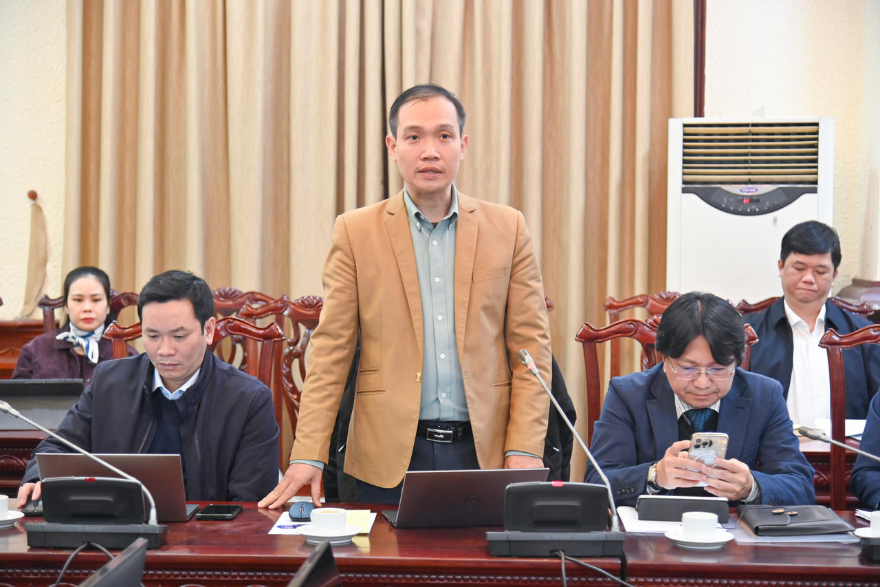 Cân nhắc về việc phát triển mô hình tập đoàn báo chí