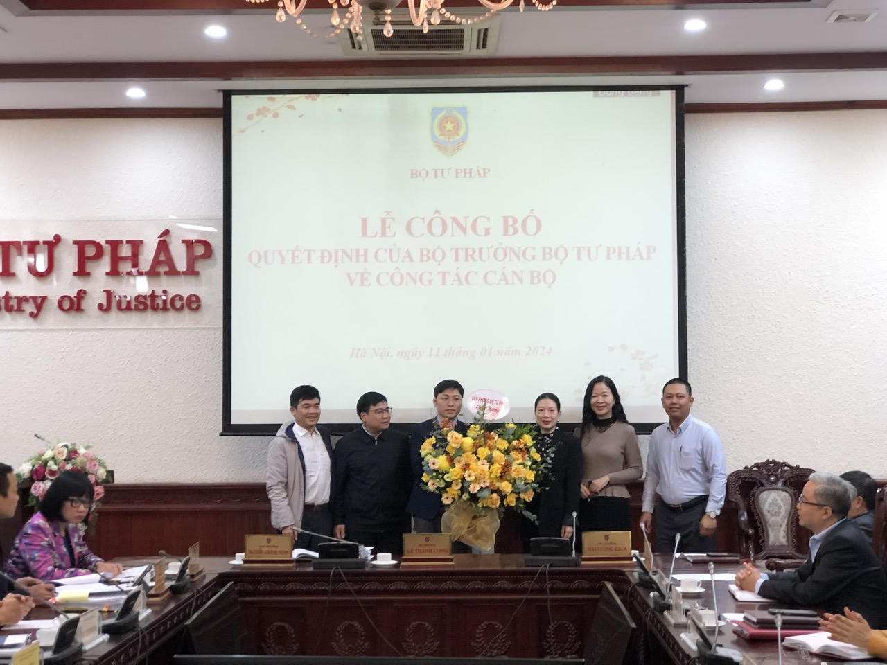 Bộ Tư pháp trao Quyết định bổ nhiệm công chức lãnh đạo 