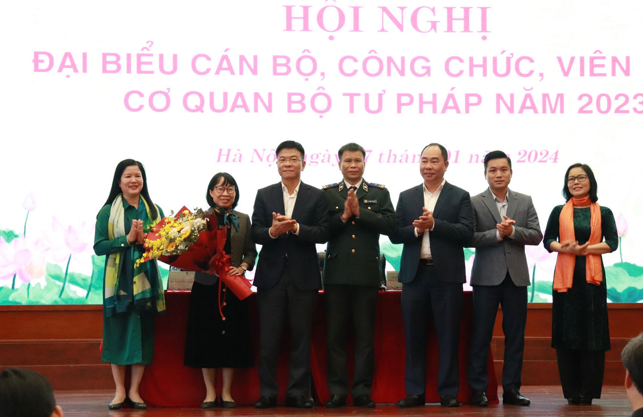 Thực hiện nghiêm túc, hiệu quả các quy định về thực hành dân chủ 
