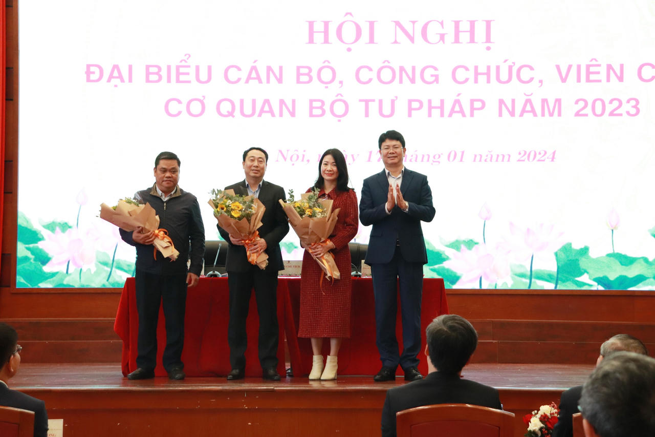 Thực hiện nghiêm túc, hiệu quả các quy định về thực hành dân chủ 