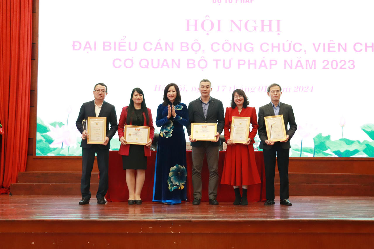 Thực hiện nghiêm túc, hiệu quả các quy định về thực hành dân chủ 