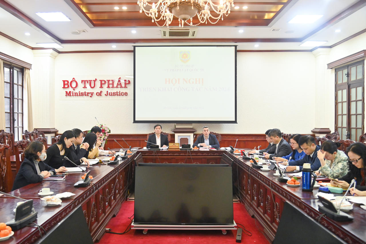 Chú trọng xây dựng đội ngũ chuyên gia về pháp luật quốc tế 