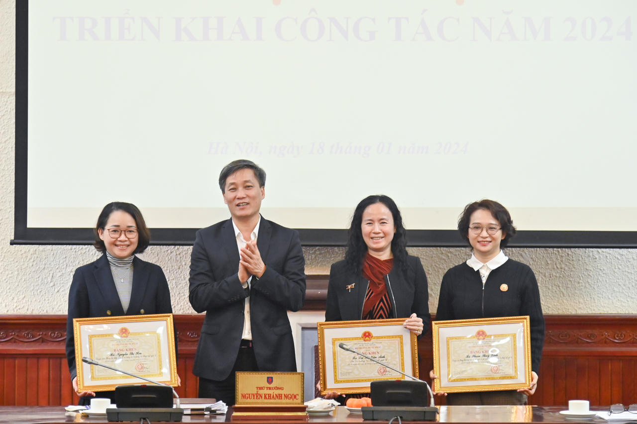 Chú trọng xây dựng đội ngũ chuyên gia về pháp luật quốc tế 