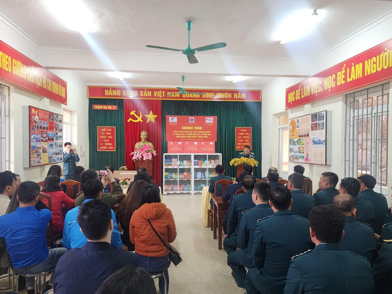 Cục Phổ biến, giáo dục pháp luật tổ chức thành công các hoạt động thiện nguyện tại tỉnh Lạng Sơn 