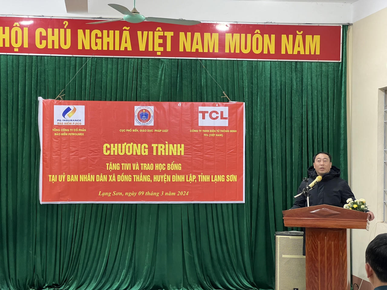 Cục Phổ biến, giáo dục pháp luật tổ chức thành công các hoạt động thiện nguyện tại tỉnh Lạng Sơn 