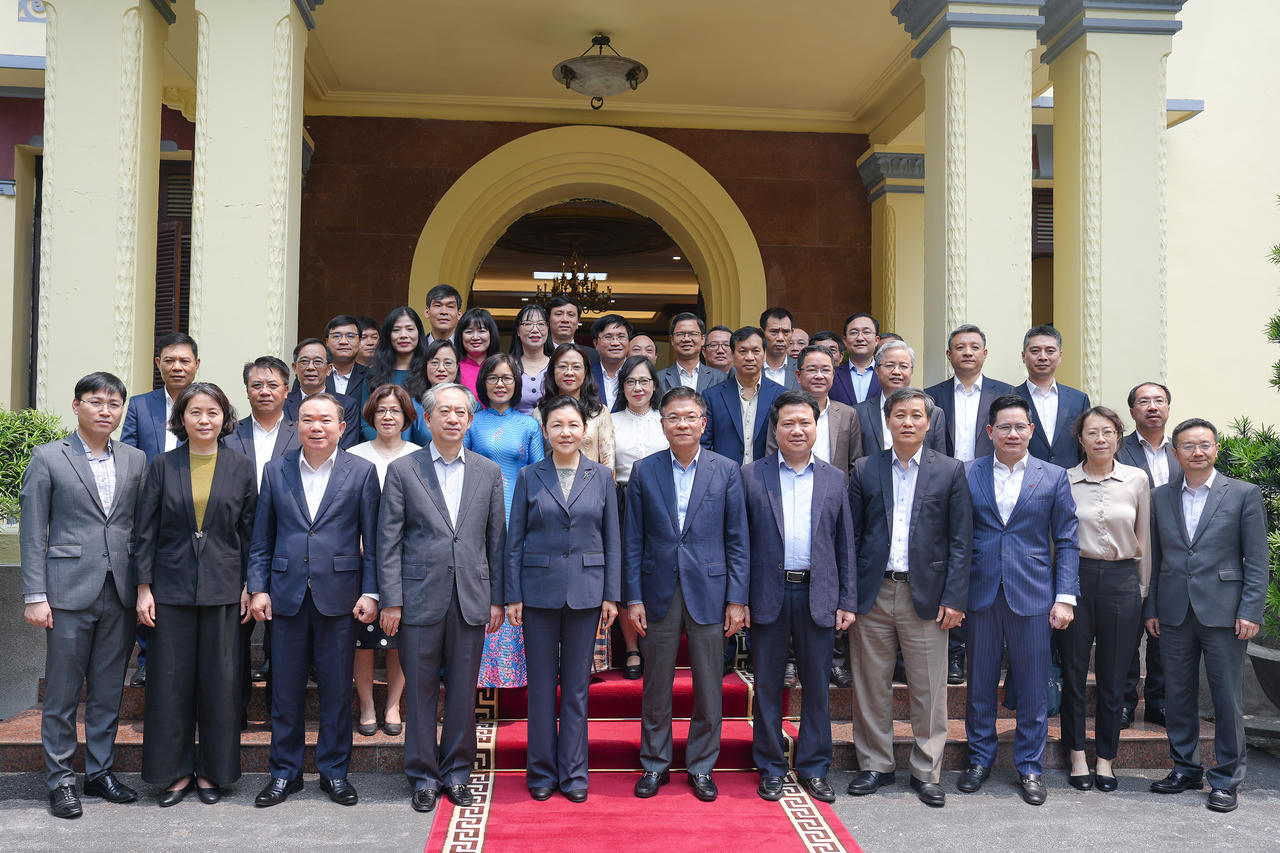 Bộ trưởng Bộ Tư pháp Trung Quốc Hạ Vinh nói chuyện chuyên đề tại Bộ Tư pháp Việt Nam